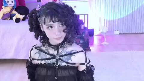 Snapshot of zephirah_abney chatting on November 2025 03:01:02 PM online show from November 2025 03:01:02 PM