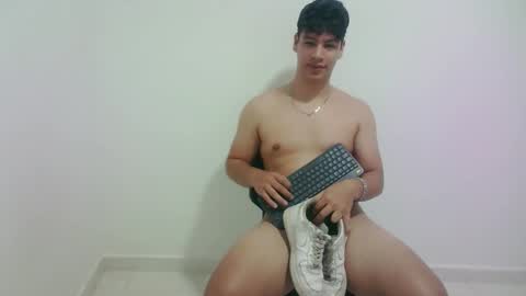 zeus_183 online show from February 2026 07:14:02 AM