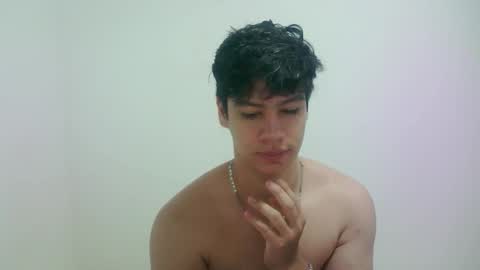zeus_183 online show from March 2026 07:01:01 AM