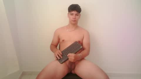 zeus_183 online show from April 2026 03:56:01 PM
