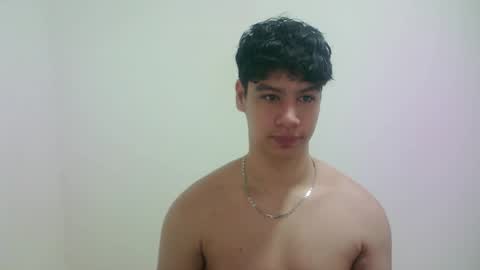 zeus_183 online show from April 2026 04:28:02 AM