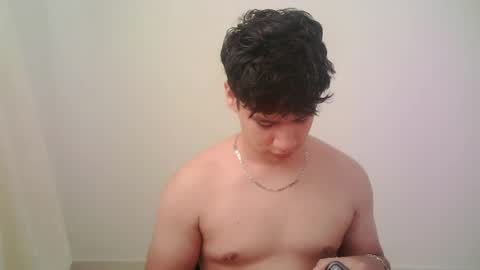 zeus_183 online show from May 2026 03:17:02 PM