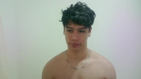 zeus_183 online show from May 2026 07:02:02 AM