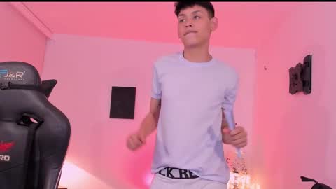 zeus_blaze online show from September 2025 08:23:01 PM