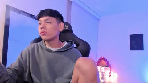 zeus_blaze online show from October 2025 12:11:01 PM