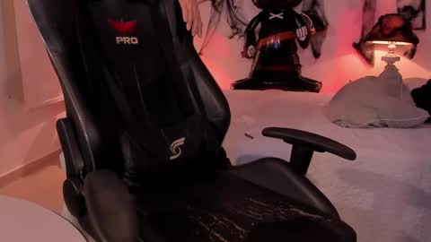 zeus_blaze online show from October 2025 07:06:02 AM