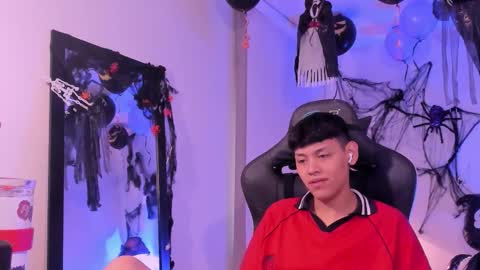 zeus_blaze online show from October 2025 01:10:01 PM