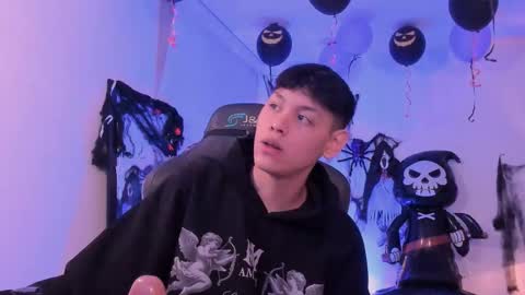 zeus_blaze online show from October 2025 03:47:02 PM