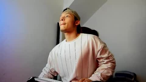 Snapshot of zeusjeff chatting on October 2025 05:52:01 AM zeus online show from October 2025 05:52:01 AM