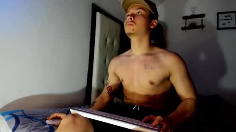 Snapshot of zeusjeff chatting on October 2025 09:44:01 PM zeus online show from October 2025 09:44:01 PM