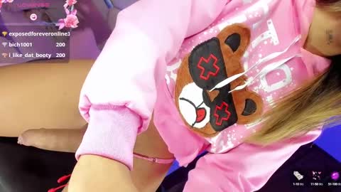 Snapshot of zeuss_x chatting on March 2025 07:30:01 AM Aisha Alejandra Rosse Deus online show from March 2025 07:30:01 AM