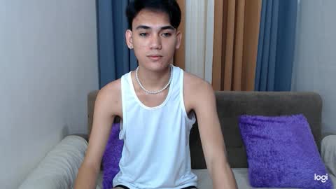 zavier skinny asian online show from February 2026 10:35:01 PM