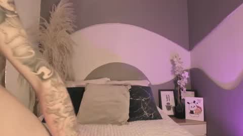 zhally_dee online show from June 2026 11:37:01 AM