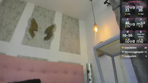 ZHAMIRA  ANDRES online show from April 2026 12:02:02 AM