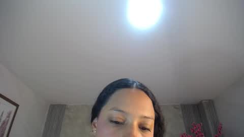 Snapshot of zhara_rose_sub chatting on December 2024 09:30:01 AM Zhara online show from December 2024 09:30:01 AM