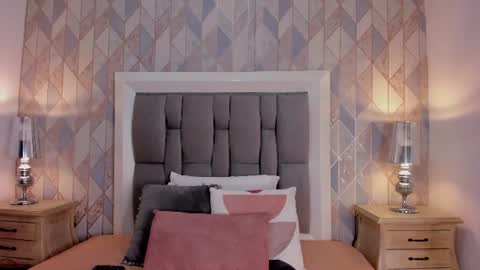 zharia_lux25 online show from June 2026 11:34:02 AM
