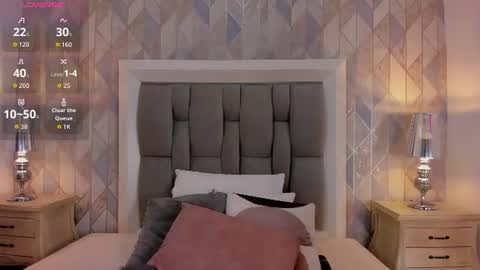 zharia_lux25 online show from June 2026 11:36:02 AM