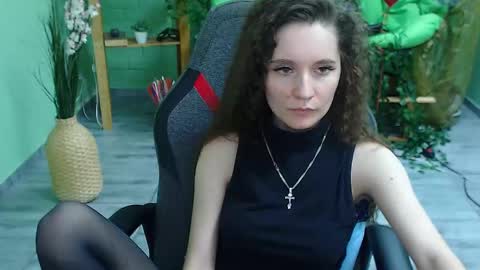 zianichols online show from February 2025 09:49:01 PM