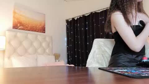 zianichols online show from February 2026 04:58:02 PM