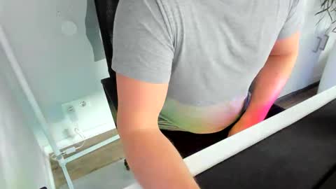 Snapshot of ziemlichflutschig chatting on February 2026 07:28:02 AM ziemlichflutschig online show from February 2026 07:28:02 AM