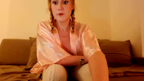 Snapshot of zina_sofia chatting on May 2026 12:16:02 AM Sofia online show from May 2026 12:16:02 AM