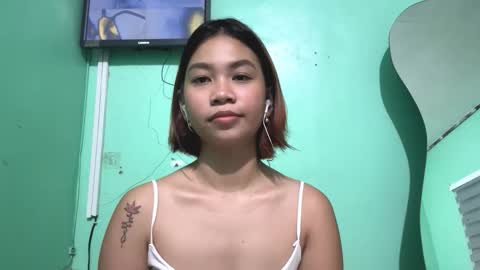 Mia online show from December 2025 02:12:02 PM