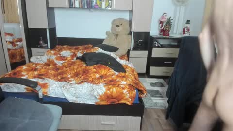 zincky online show from February 2025 04:35:02 PM