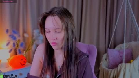 Zlata  Mon Tue Thu Fri Sun Sa GMT 3 0000pm - 0600pm  online show from November 2025 04:08:01 PM