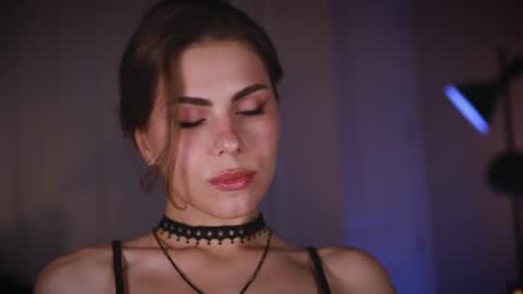 Snapshot of zlicious chatting on November 2025 11:04:01 PM Zara Join next live at 5PM EST online show from November 2025 11:04:01 PM