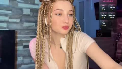 Snapshot of zoe__0 chatting on March 2025 04:22:02 PM Zoe online show from March 2025 04:22:02 PM