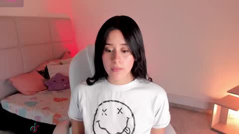 Zoe online show from March 2025 07:11:02 PM