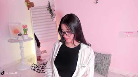 Zoe online show from October 2025 10:56:02 PM