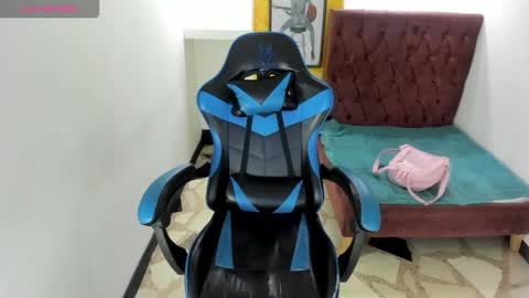 Z O E online show from December 2025 07:52:02 PM