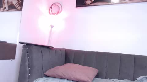 Zoe online show from February 2025 05:25:02 PM