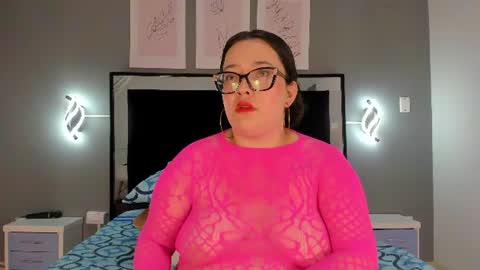 Snapshot of zoe_curvyy chatting on June 2026 12:08:01 PM zoe_curvyy online show from June 2026 12:08:01 PM