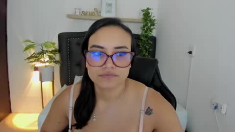 Snapshot of zoe_danae_ chatting on January 2025 12:35:02 PM Zoe online show from January 2025 12:35:02 PM