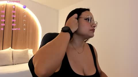 Zoe  online show from October 2025 12:38:02 PM