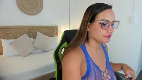 Zoe  online show from June 2026 12:29:02 PM