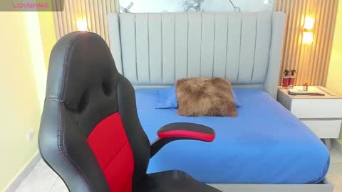 ZOE  online show from November 2025 12:42:02 PM