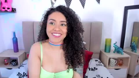 Snapshot of zoe_gruber chatting on December 2024 01:25:01 AM Zoe Gruber online show from December 2024 01:25:01 AM