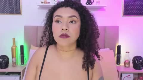 Zoe Gruber online show from October 2025 06:59:01 PM