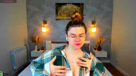 Zoe online show from March 2026 02:15:02 AM