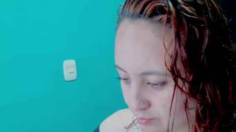 Snapshot of zoe_jones2 chatting on January 2025 09:28:02 PM Zoe online show from January 2025 09:28:02 PM