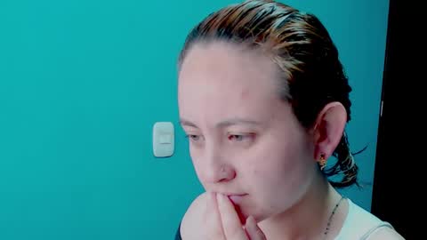 Snapshot of zoe_jones2 chatting on January 2025 01:14:01 PM Zoe online show from January 2025 01:14:01 PM