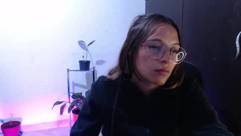 Snapshot of zoe_khall chatting on November 2025 02:58:01 AM ZOE online show from November 2025 02:58:01 AM