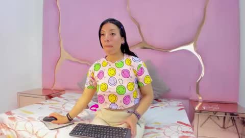 Snapshot of zoe_king19 chatting on October 2025 04:20:02 AM zoe_king19 online show from October 2025 04:20:02 AM