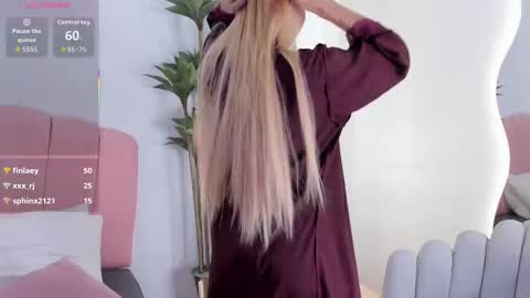 Snapshot of zoe_lee___ chatting on September 2025 02:50:01 PM zoe lee online show from September 2025 02:50:01 PM