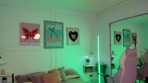 Zoe Lynch online show from June 2026 12:09:02 PM