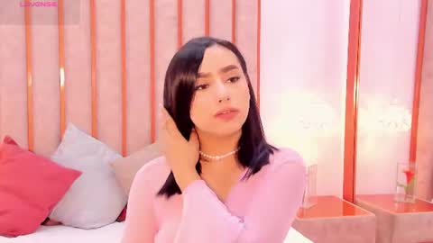Snapshot of zoe_monrow chatting on July 2026 12:40:01 PM Zoe Monrow online show from July 2026 12:40:01 PM
