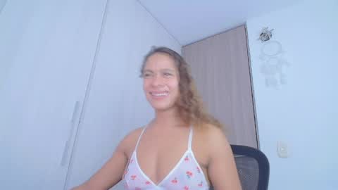 Snapshot of zoe_moon85 chatting on April 2026 11:49:01 PM zoe online show from April 2026 11:49:01 PM